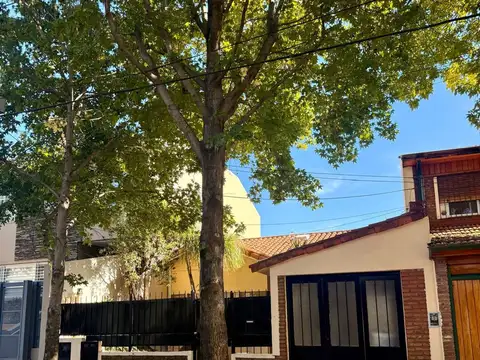 Venta de casa multifamiliar en Olivos