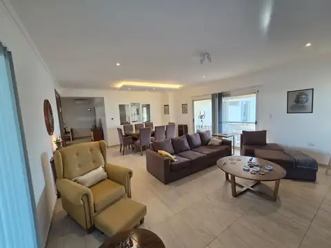 Casa 6 ambientes con 2 baños