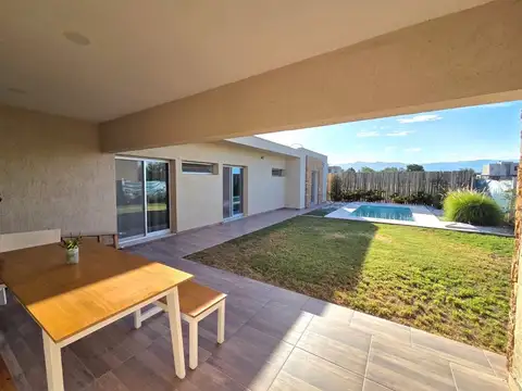 LAR DE VIEYTES 2  3DORM 2 BAÑOS PISCINA