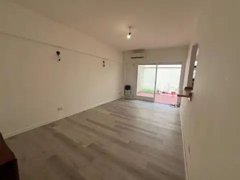 Depto Tipo Casa 2 ambientes con 1 baño