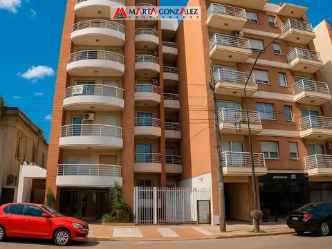 4 AMBIENTES AL FRENTE CON COCHERA