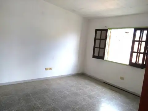 Alta Gracia. Casa en terreno 348m2