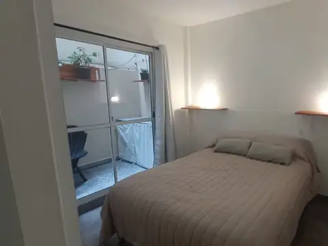 DPTO 2 AMB ALQUILER ABASTO AMOBL PATIO. APTO PROF.