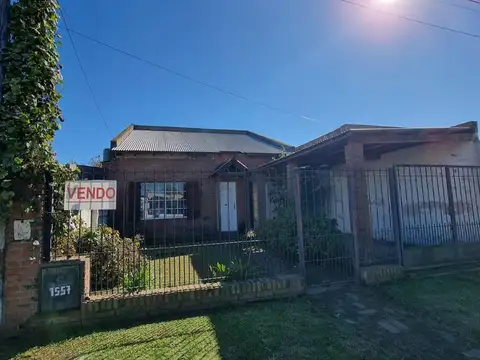 CASA EN VENTA EN PEHUAJÓ CON PATIO