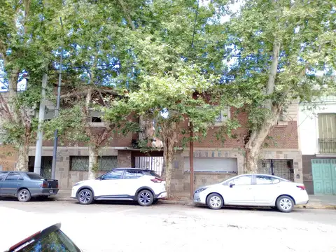 Casa 6 ambientes con 3 baños