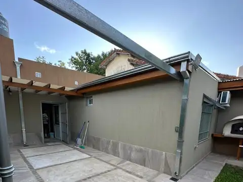 Casa 2 ambientes con 1 baño