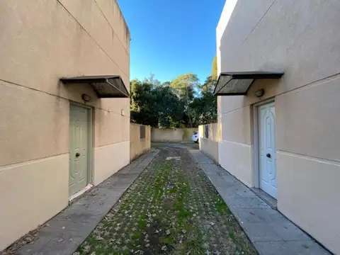 Casa en Alquiler en Villa Elvira, $ 600.000