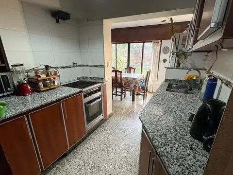 Casa Chalet 4 Ambientes en Venta - Castelar Sur