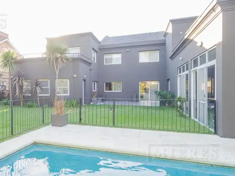 Muy linda casa en venta en Galápagos