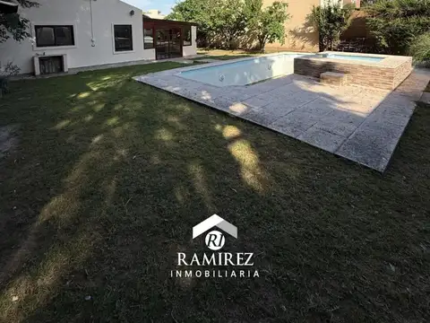 Casa en venta en Playa Grande Villa del dique con dos departamentos