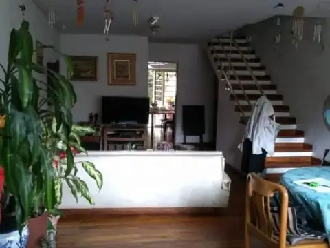 Depto Tipo Casa en Venta de 5 ambientes