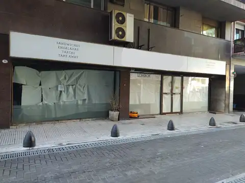 12mts de frente, 550m2. Excelente Ubicación