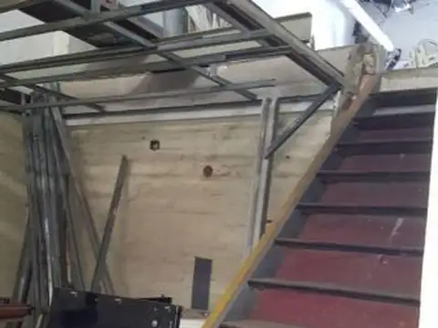 Galpon en Alquiler 10  mts Frente