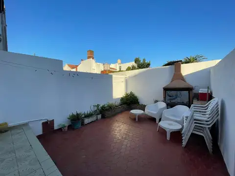 Duplex 4 Ambientes c/ cochera - 100 m² Cub.- Villa Sarmiento