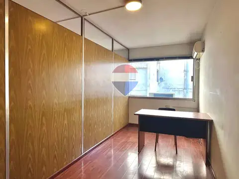 Oficina en Alquiler con 1 cochera