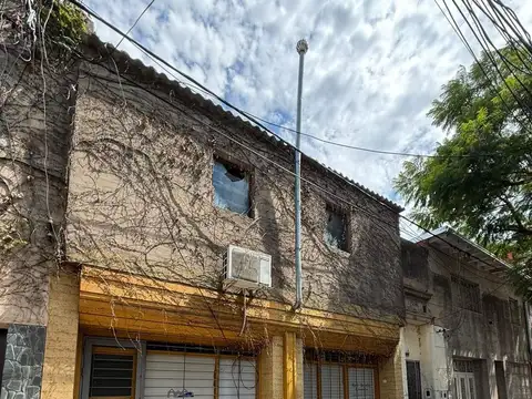 Oficina 7 ambientes con 2 baños