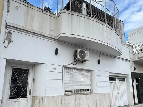 Depto Tipo Casa en Venta 70 años