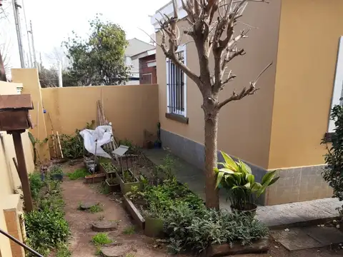 Excelente Propiedad con 3 Casas en Santa Teresita - En Block