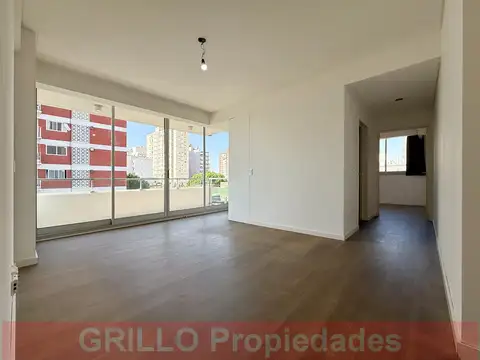 Quirno 211. Departamento dos ambientes. Balcón. SUM con parrilla. Solarium. Laundry.
