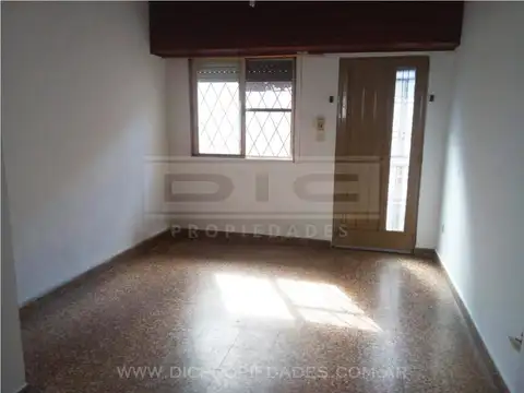 Depto Tipo Casa en Venta al Este