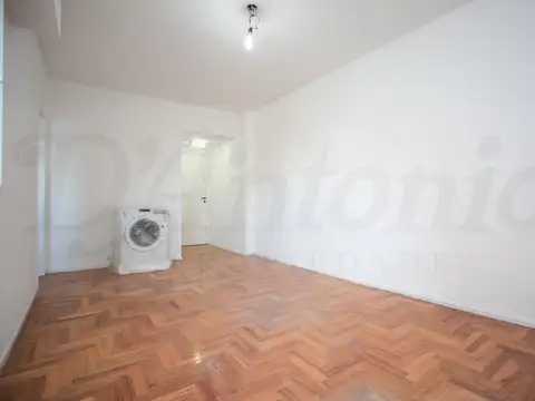 Departamento en Venta en Parque Chacabuco, USD 68.000