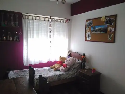 EXCELENTE 4 AMBIENTES CON COCHERA CUBIERTA