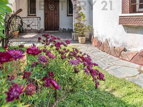 Casa 5 ambientes con 3 baños