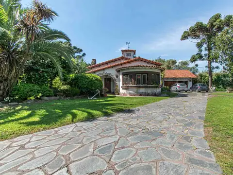 Rivadavia 1400, Piso 0