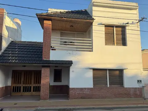 CASA EN VENTA LA PLATA