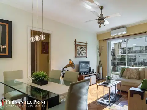 Excelente semipiso 3 ambientes con balcón terraza en Recoleta. Se vende amoblado