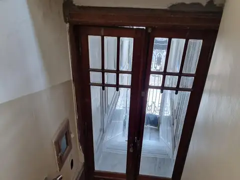 Casa 6 ambientes con 2 baños