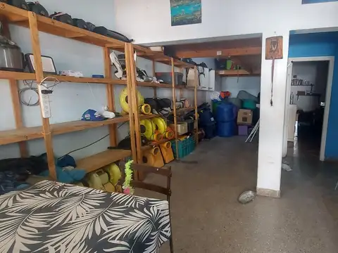 CASA A REFACCIONAR CON GRAN TERRENO LIBRE
