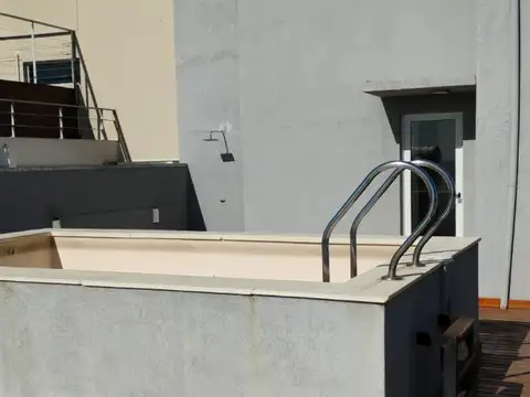 Av Carballo 200, Piso 1