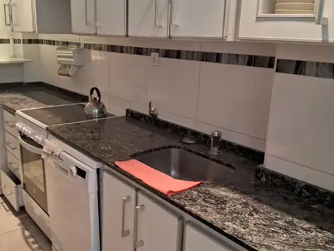 DEPARTAMENTO 4 AMB CON BALCON A LACALLE, ZONA AUTOMOVIL CLUB