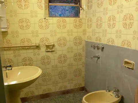 CASA EN ALQUILER/ LOS AROMOS AL 300 /BARRIO LOS NARANJOS