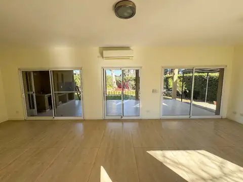 Casa  en Venta en Las Orquídeas, Pilar, G.B.A. Zona Norte