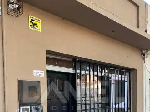 Excelente oportunid Local comercial de 3 x 8 con baño, pasillo con vivienda al fondo con terraza  