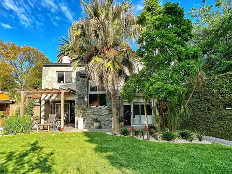 Venta de casa en City Bell entrecaminos