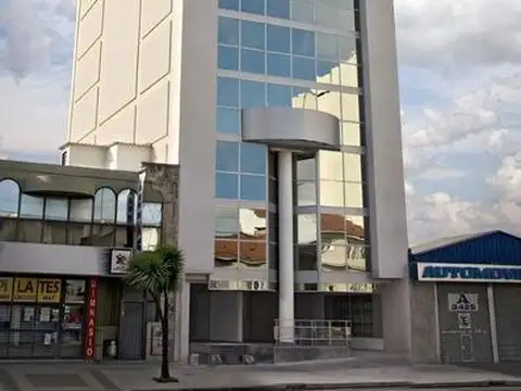 Oficina sobre Av. Colon al 3400