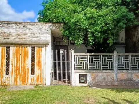 CASA A REFACCIONAR EN VENTA LANUS, EXCELENTE LOTE