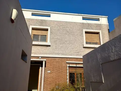 EN VENTA CASA QUILMES OESTE