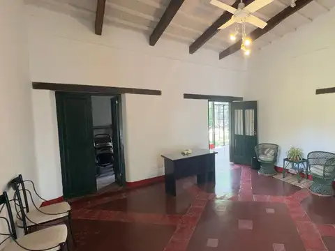 Casa 6 ambientes con 1 baño