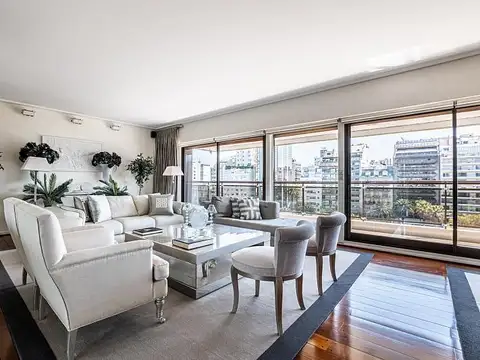 Carlos Pellegrini y Arroyo. 3 dormitorios. 2 cocheras. A nuevo.