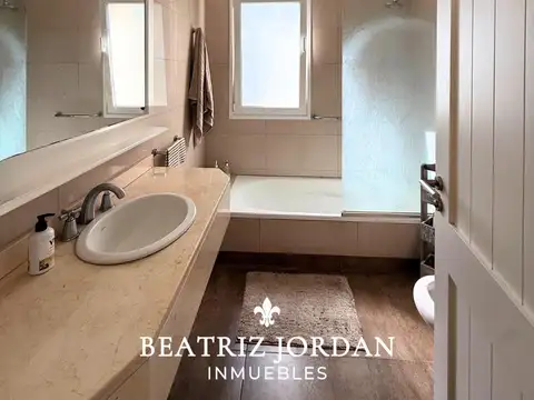 CASA 6 AMBIENTES EN VENTA, BARRIO LOS PARAISOS, LOS CARDALES