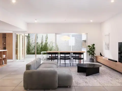 Av. Pellegrini 2700-CASA Interna Única 3 dormitorios con PILETA PARRILLERO