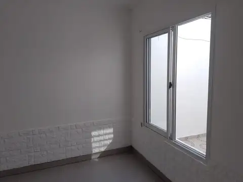 Depto Tipo Casa en Alquiler de 2 ambientes