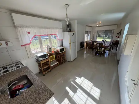 Casa 3 ambientes con 2 baños