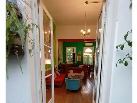 Floresta, Juan Bautista Alberdi 3619, 7 amb, 181m2, $ 197.000.