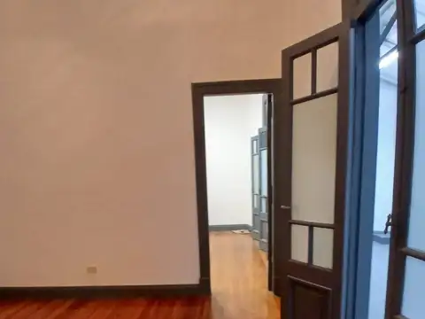 ALQUILER OFICINA/CONSULTORIO EN SAN NICOLAS