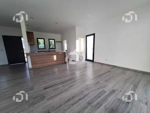 Casa en Venta en Pilar del Este - San Ramiro, USD 220.000